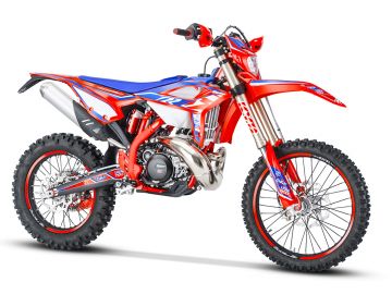 rr2t 250 300my22 front 03
