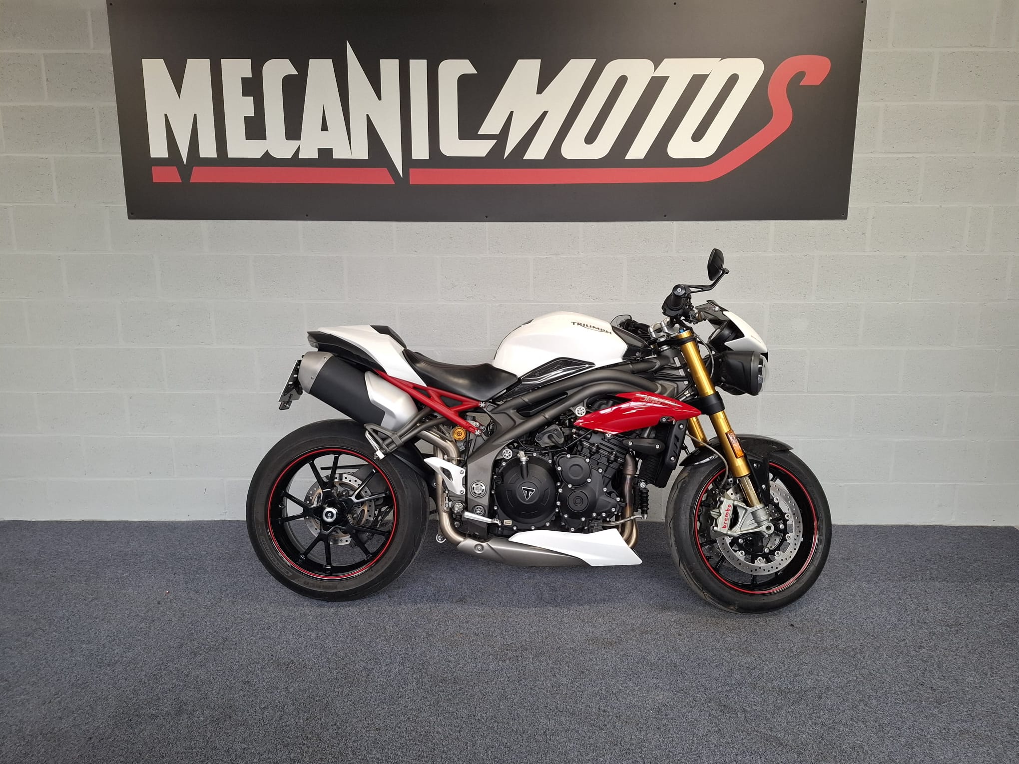 TRIUMPH SPEED TRIPLE 1050 R – FAIBLE KILOMETRAGE
