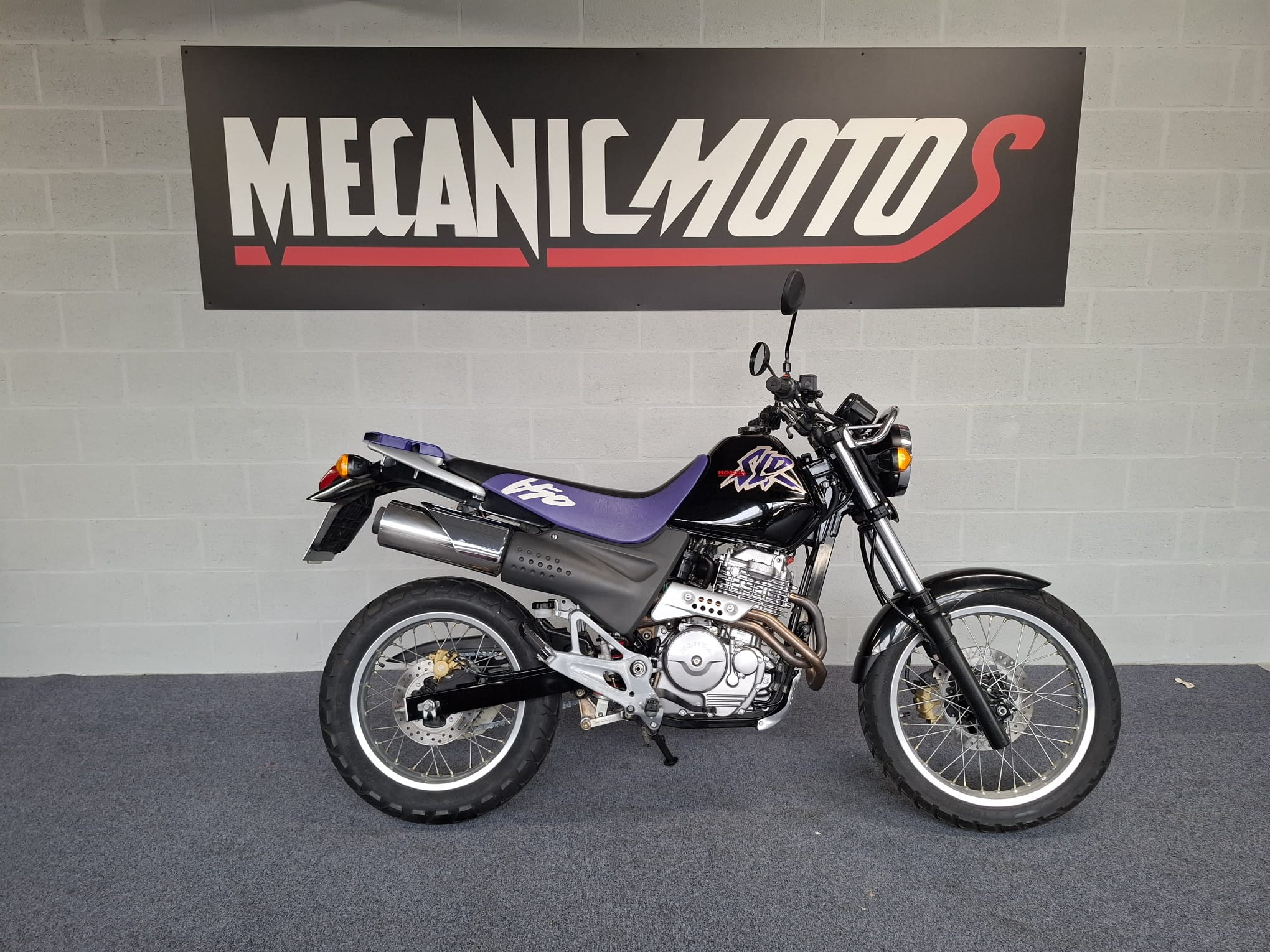 HONDA SLR 650 – FAIBLE KILOMETRAGE – DEPOT VENTE