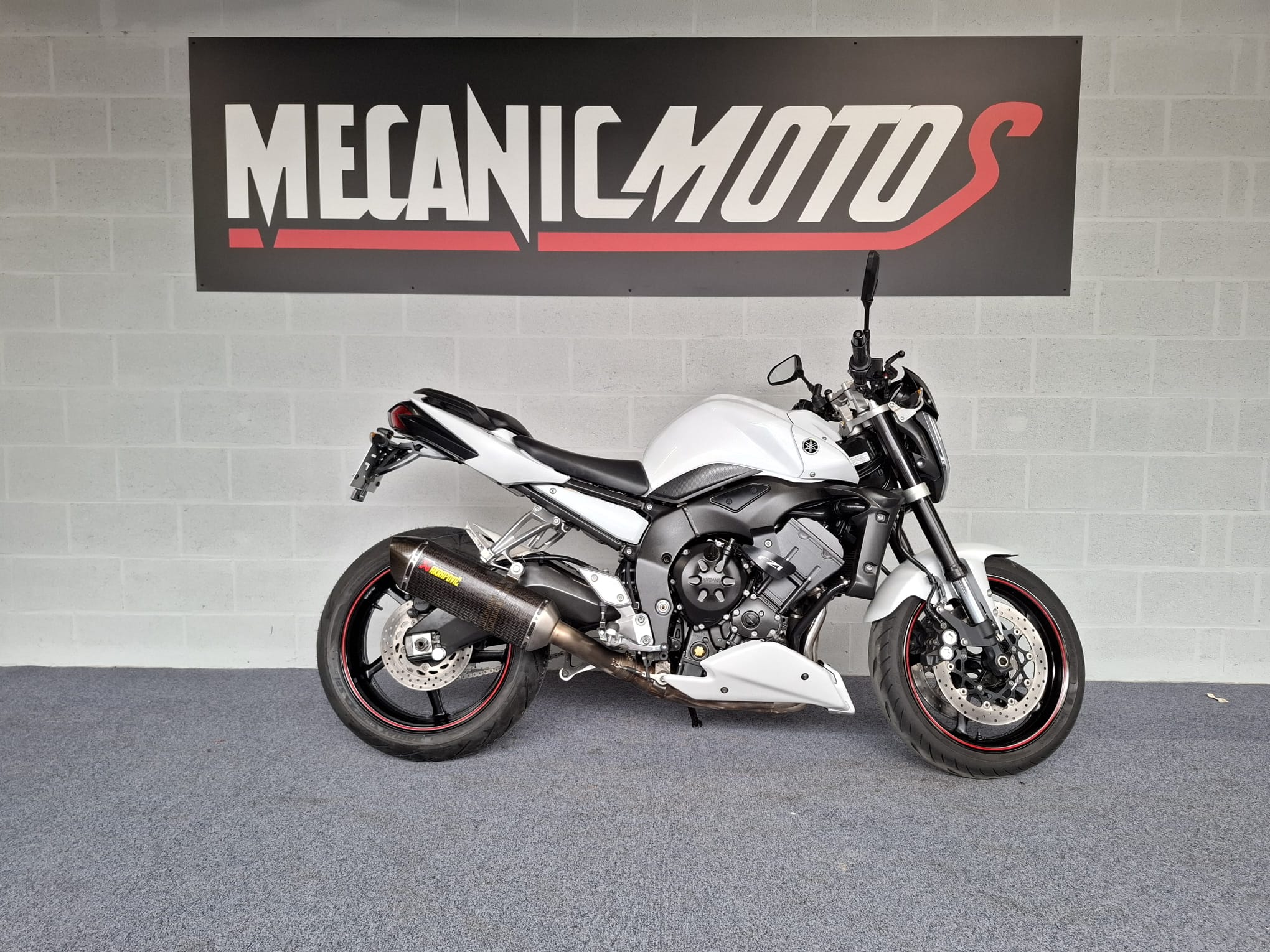 YAMAHA FZ1 2008