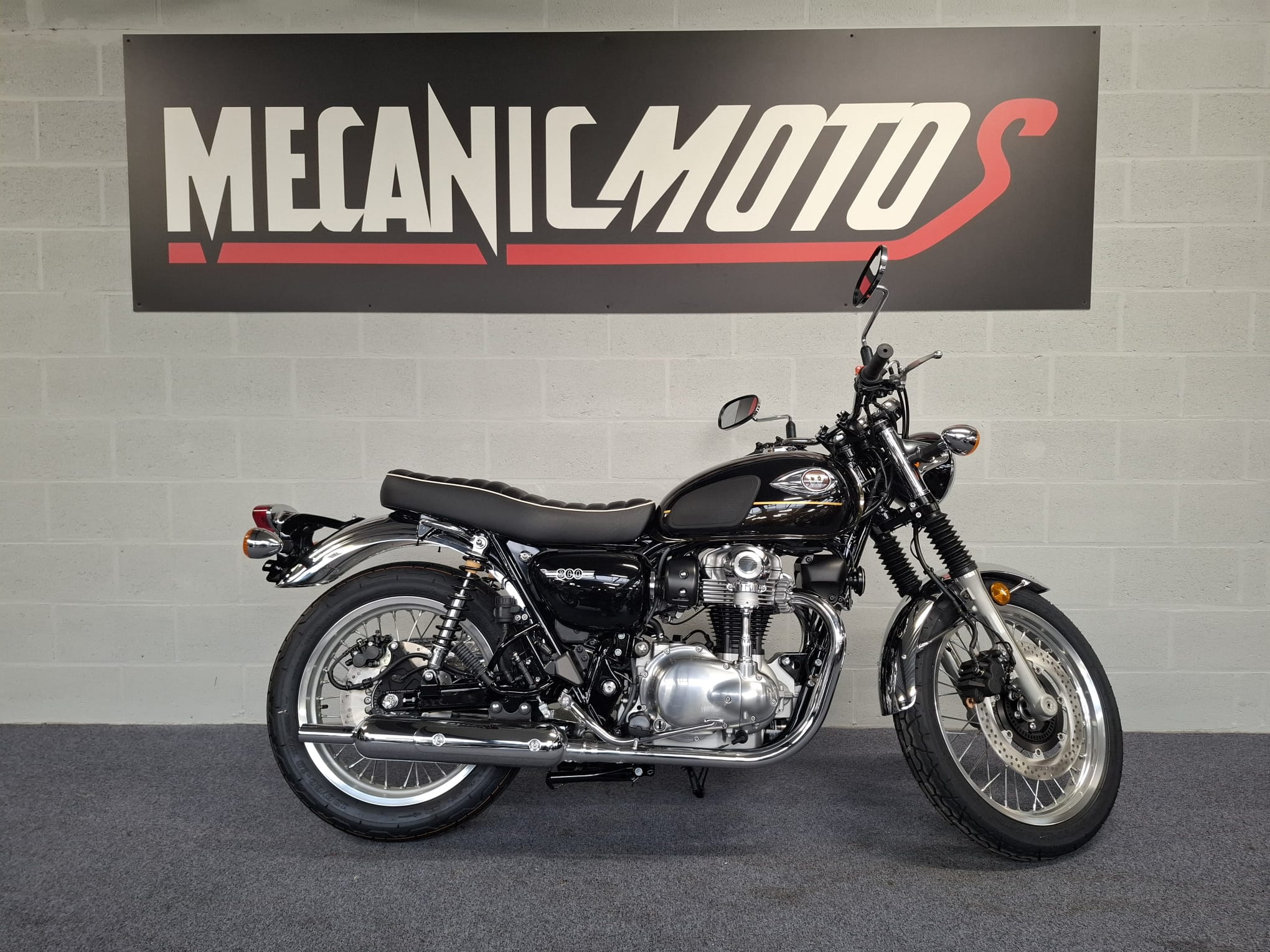 W800 ABS E5+ 2025 – 99 KMS