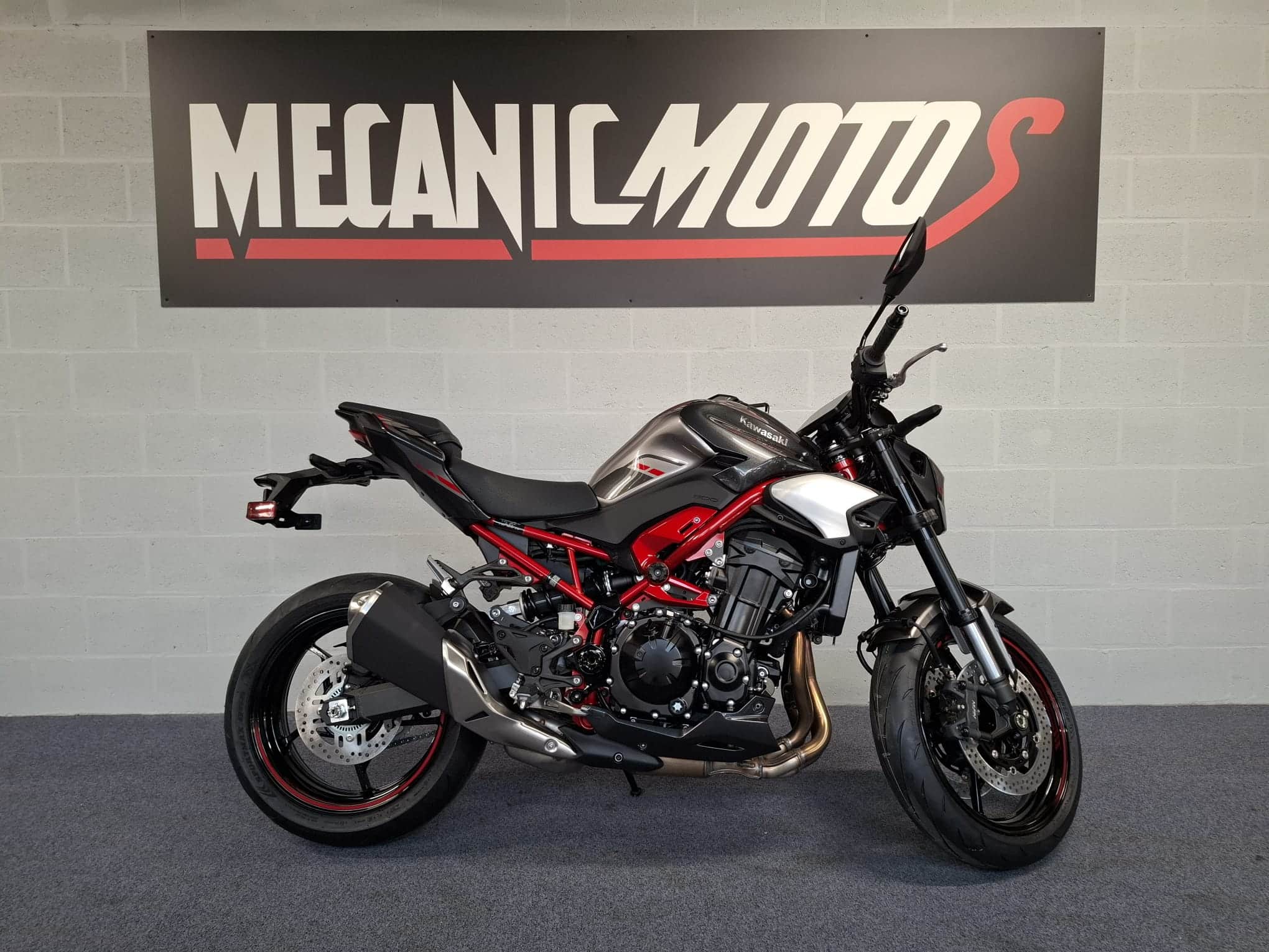 Z900 2025 ABS E5+ – 2 KM
