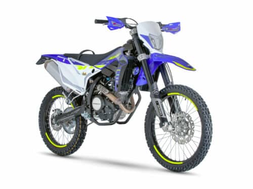 02 125 4t se enduro 1200x801 1 1920x1080