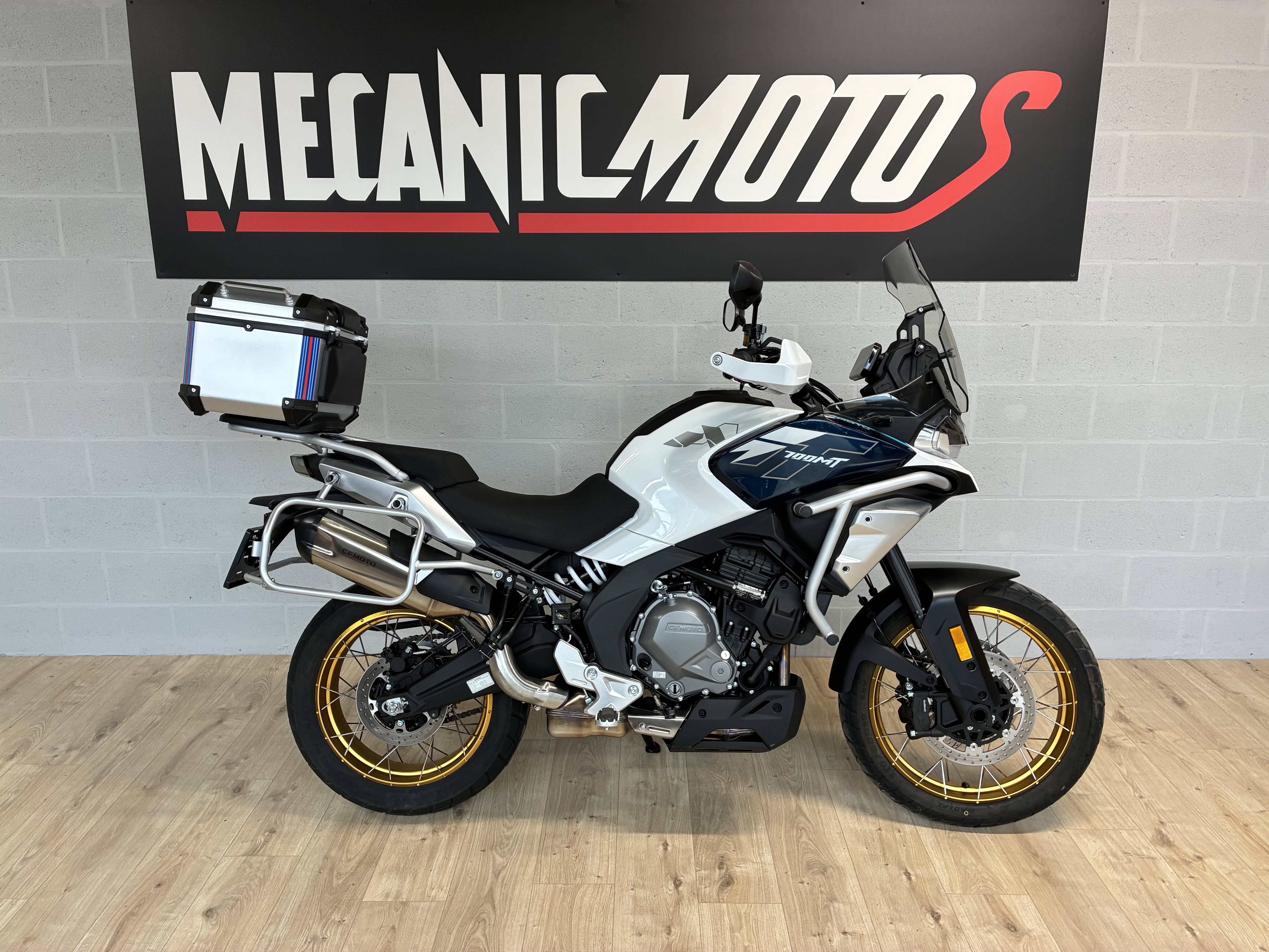 MT 700