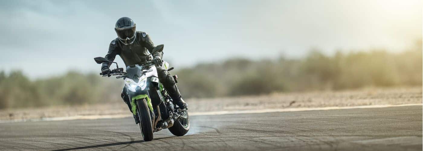 z900